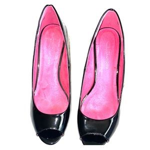 Black patent wedges CL by laundry